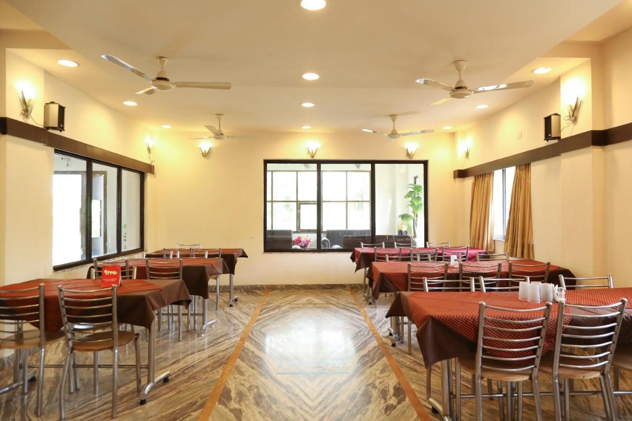 Oyo 10943 Hotel Plus Corporate Khapa  Exteriör bild